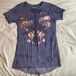 Affliction Short Sleeve T-Shirt — Size Small!!